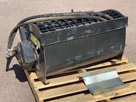 Ex-Demo Self-Loading Skid Steer 100L Mixer Bucket - picture0' - Click to enlarge