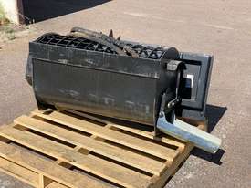 Ex-Demo Self-Loading Skid Steer 100L Mixer Bucket - picture2' - Click to enlarge