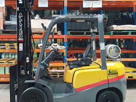 TCM 2500kg LPG Forklift with 4500mm Two Stage Mast - picture0' - Click to enlarge