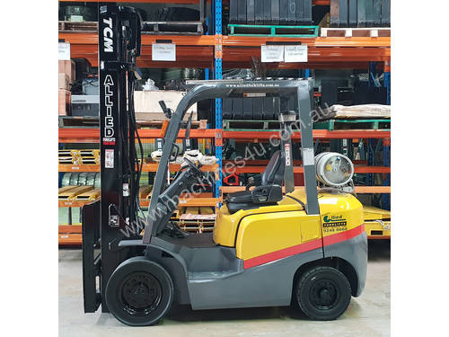TCM 2500kg LPG Forklift with 4500mm Two Stage Mast