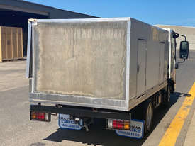 Isuzu NLR200 Pantech Truck - picture2' - Click to enlarge