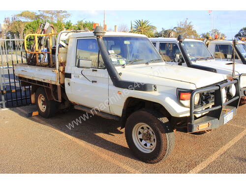 Toyota 2005 Landcruiser HZJ79 Ute