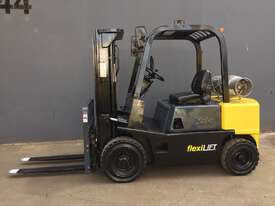 Yale GTP050RDJUA 2.5 Ton Container Mast LPG forklift - Fully Refurbished - picture0' - Click to enlarge