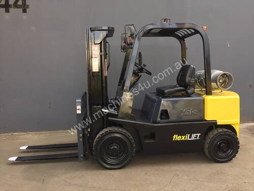 Yale GTP050RDJUA 2.5 Ton Container Mast LPG forklift - Fully Refurbished