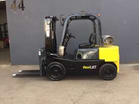 Yale GTP050RDJUA 2.5 Ton Container Mast LPG forklift - Fully Refurbished - picture1' - Click to enlarge