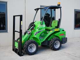 Avant 523 Articulated Compact Loader w Telescopic Boom & Flip Up Forks - picture0' - Click to enlarge