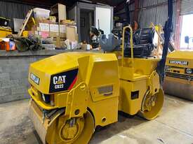 2011 CATERPILLAR CB22 2.5T Double Smooth Drum Roller 1290hrs - picture1' - Click to enlarge