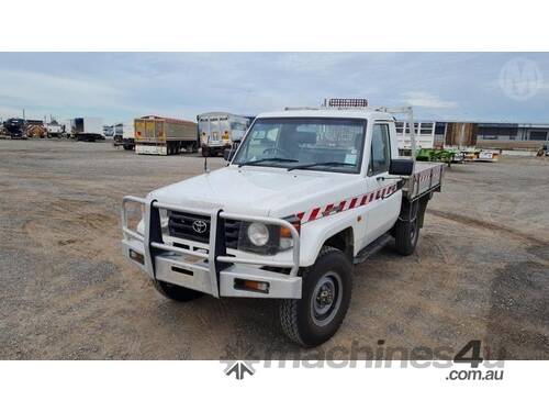 Buy Used Toyota Toyota Landcruiser Tray Truck in , - Listed on Machines4u