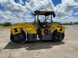 2014 DYNAPAC CC4200 TWIN DRUM ROLLER U4137 - picture0' - Click to enlarge