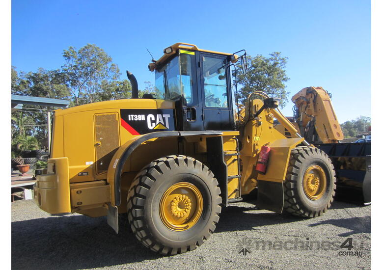 caption Caterpillar IT38H Tool Carrier