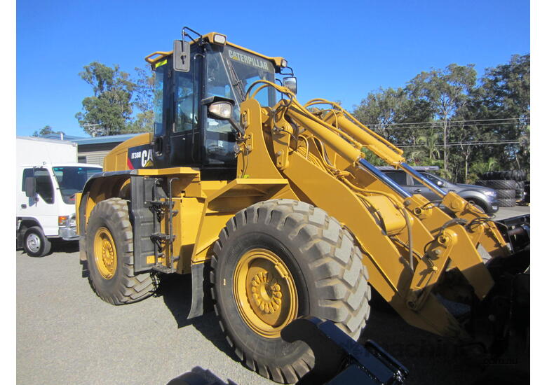 caption Caterpillar IT38H Tool Carrier