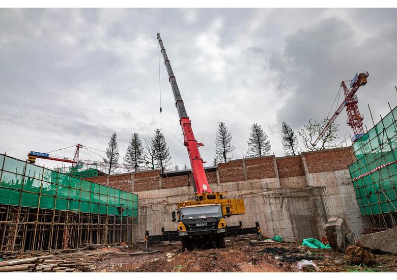caption SANY SAC1600S All Terrain Cranes