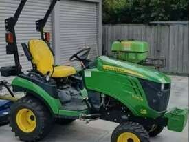 John Deere 1025R Sub-Compact Tractor - picture0' - Click to enlarge