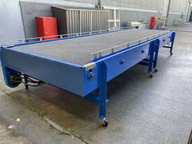 Conveyor - Bottling/Brewery Mass Accumulation 6.2m long x 1.8m wide - picture0' - Click to enlarge