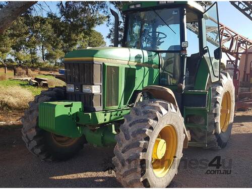 John Deere 7700 Tractor