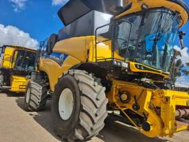2016 New Holland CR9.90 Combine Harvester - Base Unit - picture0' - Click to enlarge