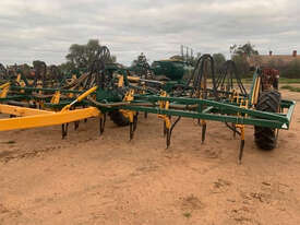 Simplicity ALLROUNDER Air Seeder Complete Single Brand Seeding/Planting Equip - picture0' - Click to enlarge