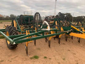 Simplicity ALLROUNDER Air Seeder Complete Single Brand Seeding/Planting Equip - picture1' - Click to enlarge