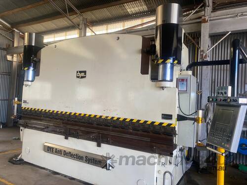 MAGNUM - DYE 300 Ton x 4.2m CNC Pressbrake 