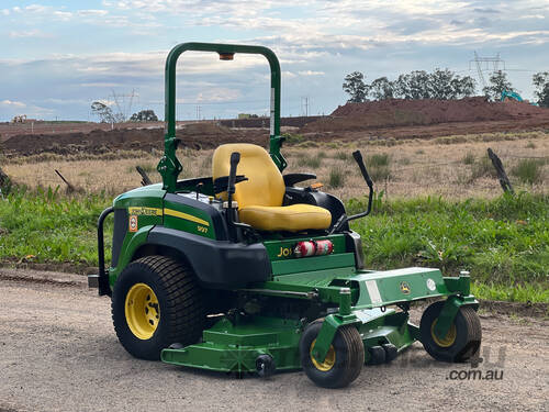 John Deere 997 Zero Turn Lawn Equipment