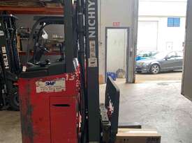 Nichiyu Stand-On Reach - Hire - picture0' - Click to enlarge