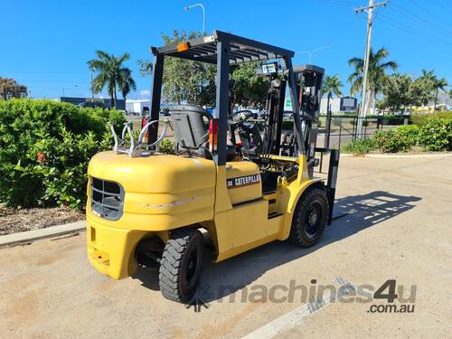 CAT 2.5 Tonne Fork Lift