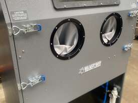 Blast Off Abrasive Cabinets - Sand Blasting King Cabinet - picture0' - Click to enlarge