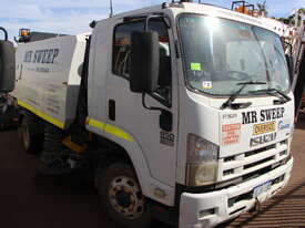 ISUZU FSR850 ROAD SWEEPER - picture0' - Click to enlarge