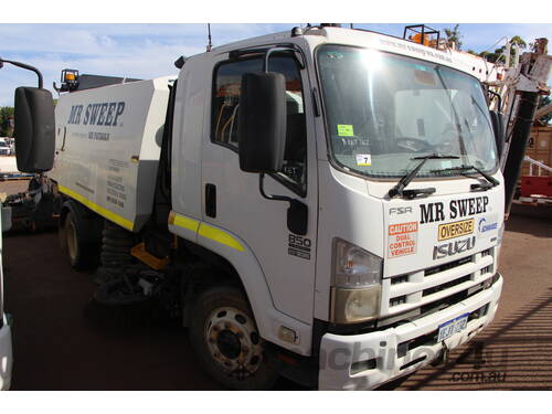 ISUZU FSR850 ROAD SWEEPER