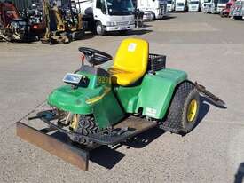 John Deere 1200a - picture1' - Click to enlarge