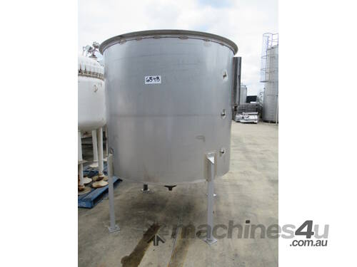 Stainless Steel Storage (Vertical), Capacity: 3,400Lt