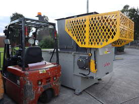 Industrial Single Shaft Shredder with Crammer - 60HP - Genox V1000 - picture1' - Click to enlarge