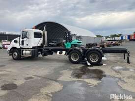 2016 Mack Metro Liner Cab Chassis - picture2' - Click to enlarge