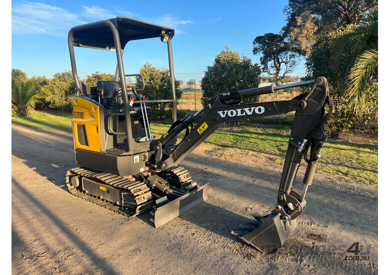 caption Volvo ECR18E Tracked-Excav Excavator
