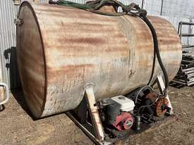 VAC TANK WITH 8 HP HONDA MOTOR  - picture0' - Click to enlarge