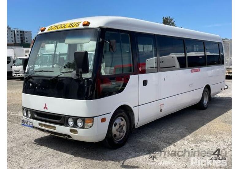 Buy Used 2005 Mitsubishi 2005 Mitsubishi Rosa BE600 Deluxe Bus Hook ...