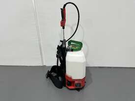 Milwaukee M18 Backpack Sprayer - picture0' - Click to enlarge