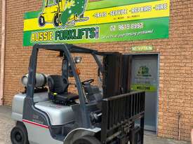 Nissan Forklift Wide Carriage  - picture0' - Click to enlarge