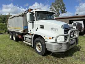 2003 MACK VISION TIPPER TRUCK - picture0' - Click to enlarge