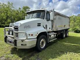 2003 MACK VISION TIPPER TRUCK - picture1' - Click to enlarge