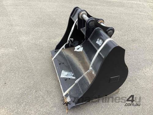 caption 1,200mm Mud Bucket. Suit 8 tonn excavator