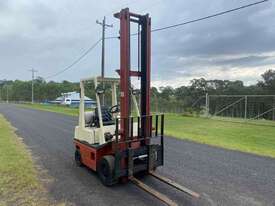 Nissan H02A18U 1.8t forklift, clear view mast - picture0' - Click to enlarge