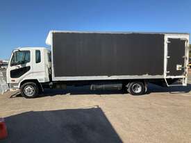 2008 Mitsubishi Fighter Pantech (Day Cab) - picture2' - Click to enlarge