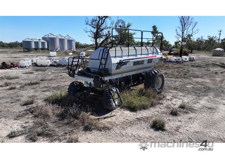 caption 16 BOURGAULT 3320 PARALINK HOE DRILL w 19400L CART