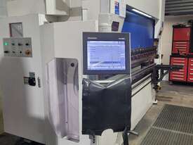 AccurlCMT 135 TON | 3200MM | 5 AXIS | DELEM DA58T | CNC PRESS BRAKE 2019 - picture1' - Click to enlarge