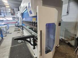 AccurlCMT 135 TON | 3200MM | 5 AXIS | DELEM DA58T | CNC PRESS BRAKE 2019 - picture2' - Click to enlarge