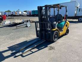 2005 Komatsu FG25 Container Mast Forklift - picture1' - Click to enlarge