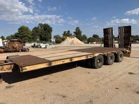 1990 Tri Axle Tag-A-Long Float - picture0' - Click to enlarge