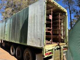 Custom Tri Axle Pantech Trailer - picture1' - Click to enlarge