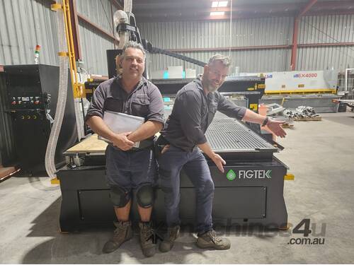 Enhanced Efficiency: Figtek 1330 ATC Router - Vacuum Table Included